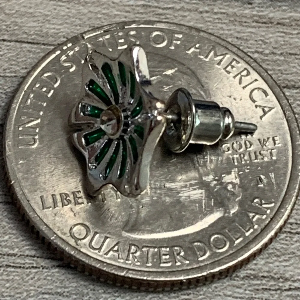 Silver Tone Green Enamel Starburst Stud Earrings Clear Rhinestone Center 3807